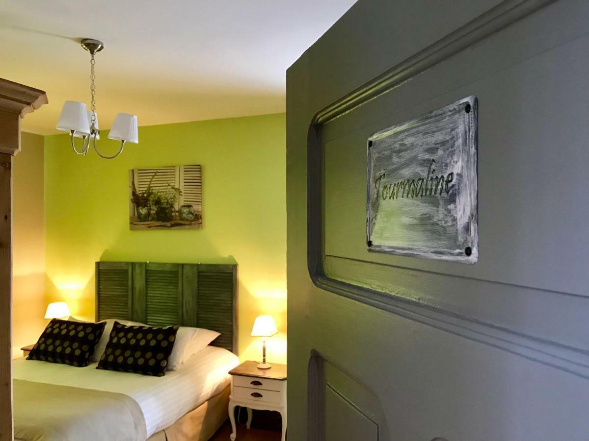Chambres D'Hotes Les Ecrins Орбе Номер фото